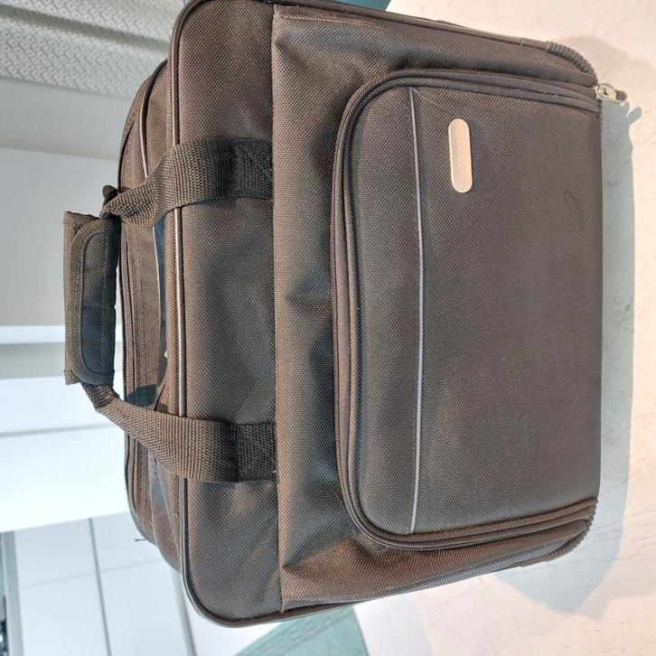 TARGUS trolley, Computers en Software, Laptoptassen, Zo goed als nieuw, Ophalen