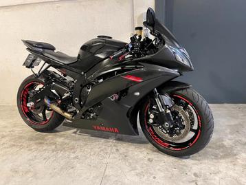 Yamaha YZF R6 met opties en verlagingskit (bj 2009) beschikbaar voor biedingen