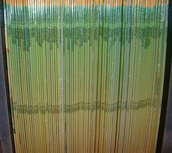hier een ruime keuze in strips van verschillende reeksen, Boeken, Stripverhalen, Meerdere stripboeken, Ophalen of Verzenden