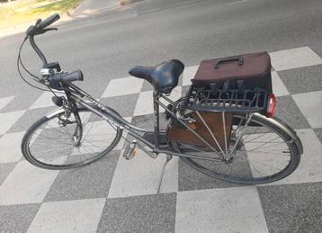 SOLDES 70 € A SAISIR ! LOT 2 BEAUX VÉLOS DAMES VTT & VILLE  beschikbaar voor biedingen