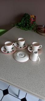 4 x kop en schotel wedgewood kerst collectie, Maison & Meubles, Cuisine | Vaisselle, Enlèvement ou Envoi, Comme neuf, Céramique