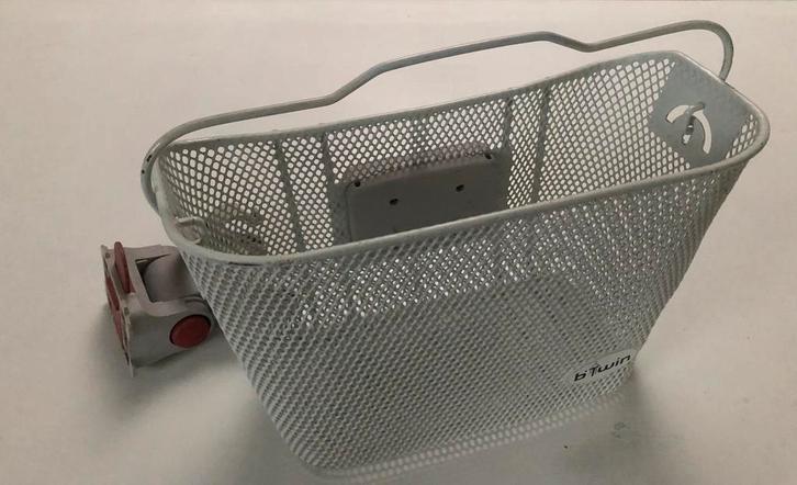 wit metalen fietsmandje met kliksysteem Decathlon B’twin, Fietsen en Brommers, Fietsaccessoires | Fietsmanden, Gebruikt, Fietskrat