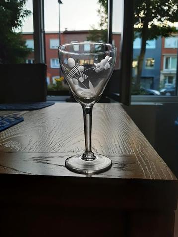Volledige set retro wijnglazen ( 12 stuks ) + nog andere set beschikbaar voor biedingen
