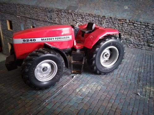 Massey Ferguson 9240 SiKu, Hobby en Vrije tijd, Modelauto's | 1:32, Gebruikt, Tractor of Landbouw, SIKU, Ophalen of Verzenden