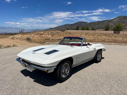 Chevrolet Corvette C2 1963, Auto's, Chevrolet, Bedrijf, Te koop, Corvette, Bluetooth, Radio, Benzine, Cabriolet, 2 deurs, Handgeschakeld