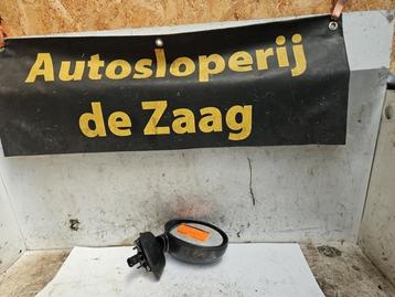 Buitenspiegel rechts van een Mini Cooper beschikbaar voor biedingen