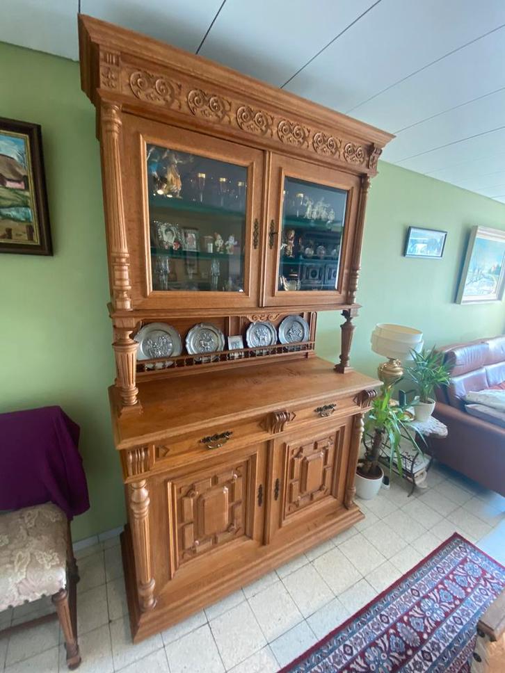 Antieke Eiken kast (Buffetkast, Huis en Inrichting, Kasten | Buffetkasten, Zo goed als nieuw, Met lade(s), Met deur(en), Eikenhout