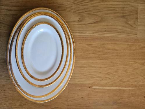 Service Porselein merk auratic, Huis en Inrichting, Keuken | Servies, Zo goed als nieuw, Compleet servies, Overige stijlen, Porselein