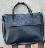 cuir noir et feutre gris, Bijoux, Sacs & Beauté, Sacs | Sacs Femme, Enlèvement ou Envoi, Neuf, Noir, Sac à main