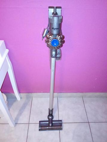Dyson digital slim extra support mural+2embouts+brosse motor beschikbaar voor biedingen