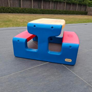 Kinderspeeltafel / Picknicktafel beschikbaar voor biedingen