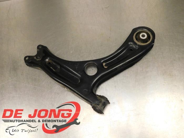 Draagarm rechts-voor van een Volkswagen UP, Auto-onderdelen, Ophanging en Onderstel, Volkswagen, Gebruikt, 3 maanden garantie