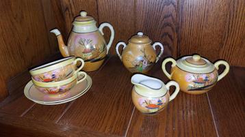 Japans thee of koffie servies  beschikbaar voor biedingen
