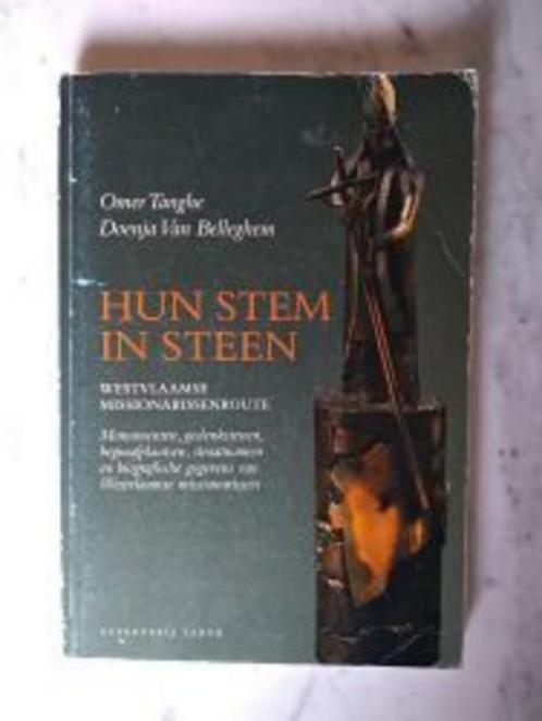 Hun stem in steen W-Vlaamse mission/route|Tanghe 9065971408, Boeken, Overige Boeken, Zo goed als nieuw, Ophalen of Verzenden
