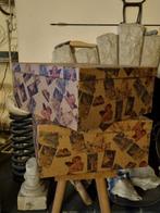 2 decoratieve kartonnen dozen met oud patroon 36 x 36 x 16 c, Ophalen of Verzenden, Gebruikt