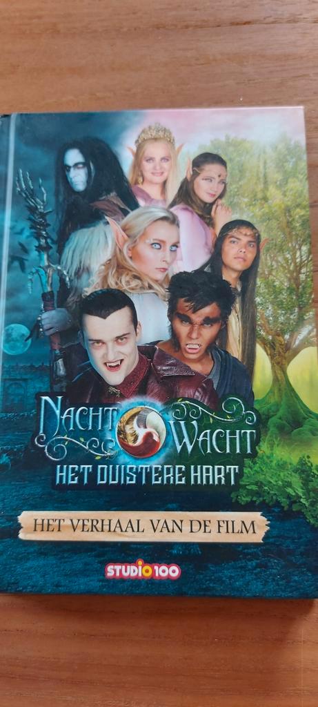 Het duistere hart, Boeken, Kinderboeken | Jeugd | onder 10 jaar, Zo goed als nieuw, Ophalen of Verzenden