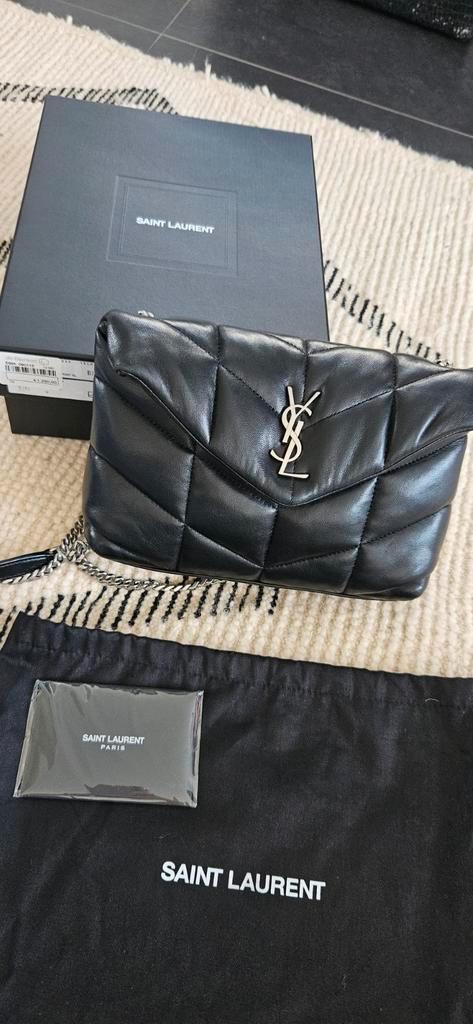 Yves Saint Laurent toy puffer mini bag, Handtassen en Accessoires, Tassen | Schoudertassen, Zo goed als nieuw, Zwart, Leer, Ophalen of Verzenden