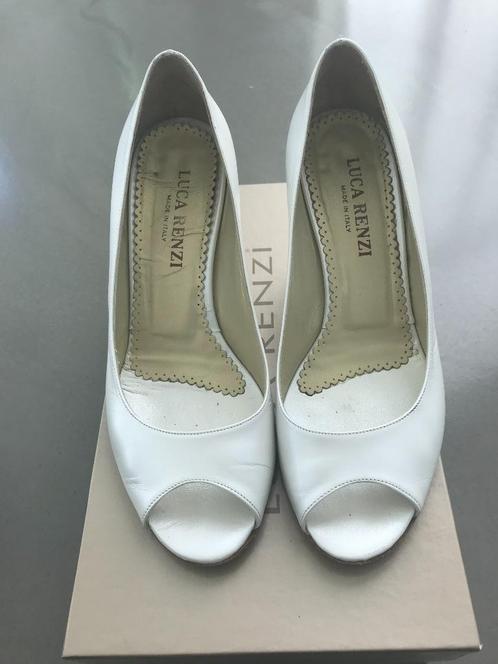 Escarpins de mariage en cuir blanc à bout ouvert de Luca Ren, Vêtements | Femmes, Vêtements de mariage & Accessoires de mariage