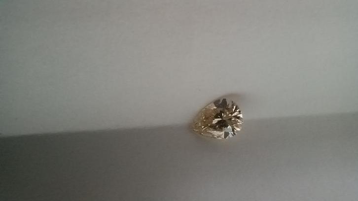 Prachtige Diamant (NATUURLIJK), Peervormig - 0,74 caraat., Handtassen en Accessoires, Edelstenen, Zo goed als nieuw, Ophalen of Verzenden