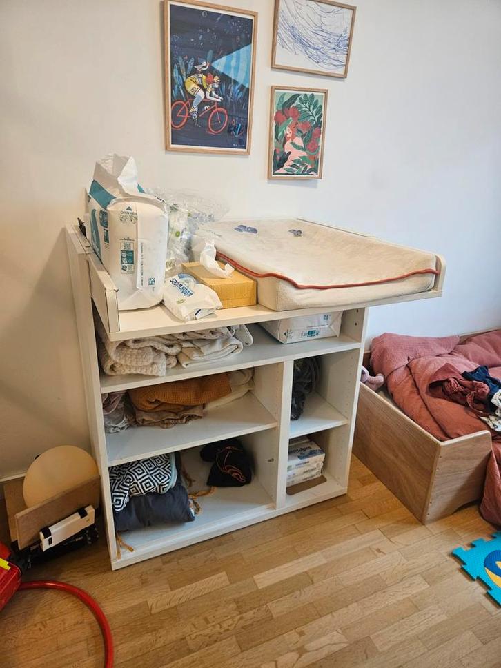 Table à langer ikea SMÅSTAD + matelas, Enfants & Bébés, Chambre d'enfant | Lits superposés & Lits mezzanines, Enlèvement