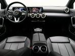 Mercedes-Benz A-Klasse 250 e Business Solution + LED + PARKE, Auto's, Mercedes-Benz, Stof, Gebruikt, 4 cilinders, 16 kWh