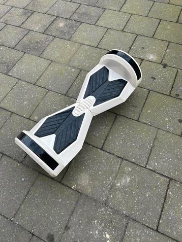 Wit/Zwart Hoverboard  beschikbaar voor biedingen