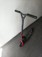 Oxelo scooter, rood en zwart, oppompbare robuuste banden, Fietsen en Brommers, Zo goed als nieuw, Ophalen