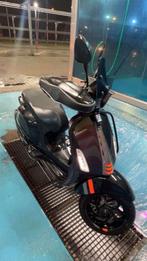 Vespa sprint 2024 model b klasse, Ophalen, Zo goed als nieuw