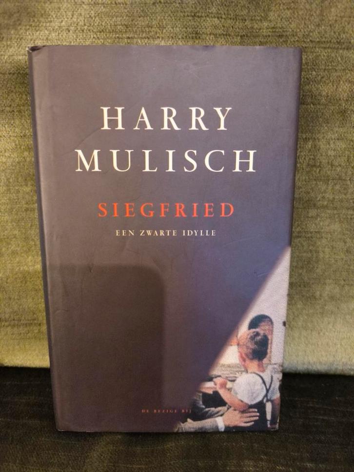 Siegfried.     (Harry Mulisch), Boeken, Literatuur, Zo goed als nieuw, Nederland, Ophalen