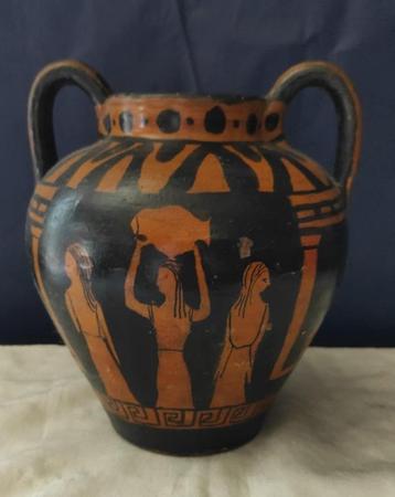 Vase de style Grec h 17 cm beschikbaar voor biedingen