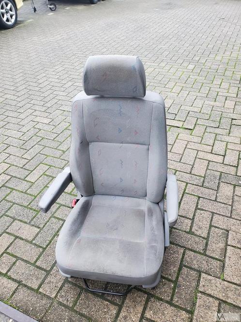 VW Transporter T5 2003 - 2010 stoel links met 2 armsteunen, Auto-onderdelen, Interieur en Bekleding, Volkswagen, Gebruikt, Ophalen of Verzenden