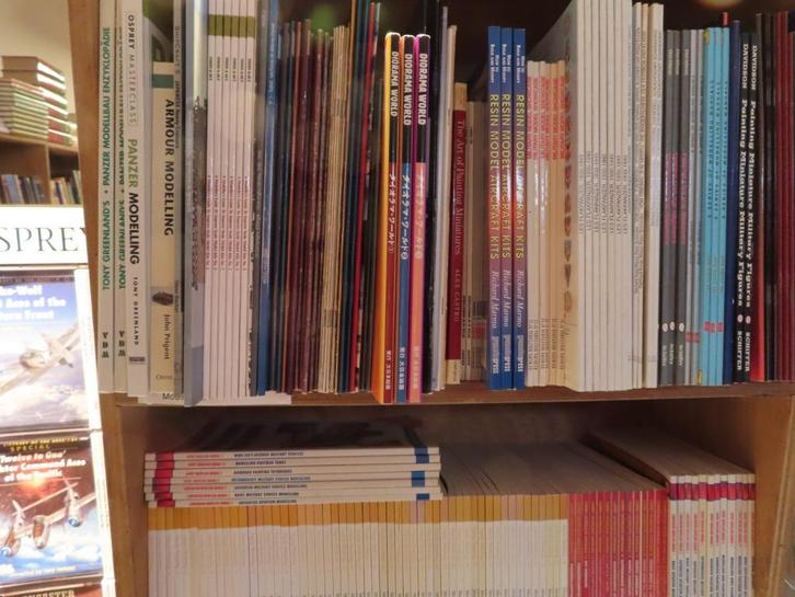 Militair en Historische Pop-Up boekwinkel, modelbouwboeken, Hobby en Vrije tijd, Modelbouw | Auto's en Voertuigen, Zo goed als nieuw