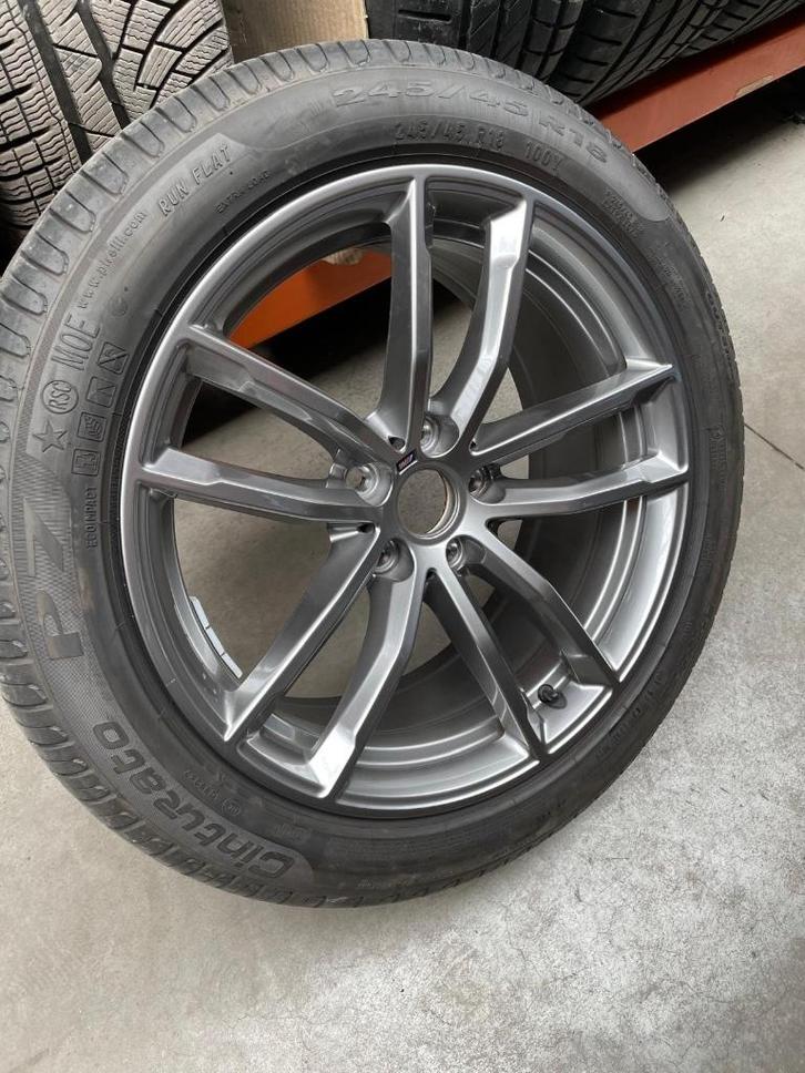 Set de 4 pneus sur jantes BMW, Autos : Pièces & Accessoires, Pneus & Jantes, Pneu(s), Pneus été, 18 pouces, 245 mm, Véhicule de tourisme