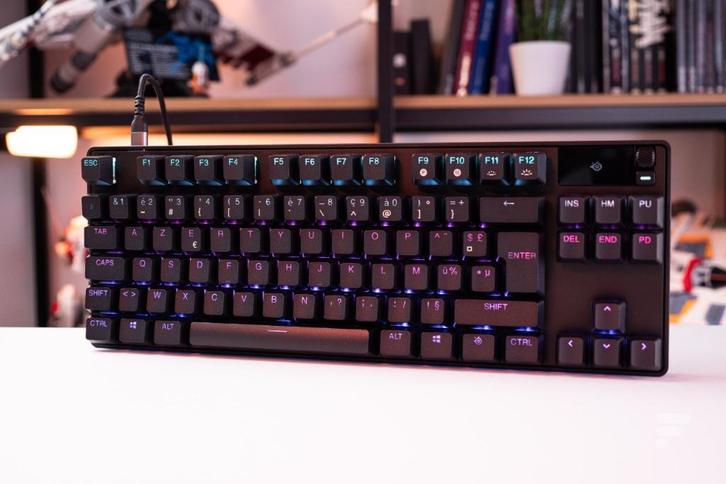 SteelSeries Apex Pro TKL + SteelSeries Aerox 5-muis, Computers en Software, Toetsenborden, Zo goed als nieuw, Azerty, Draadloos