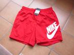 Nike rode short maat M, Nieuw, Meisje, Ophalen of Verzenden, Sport- of Zwemkleding