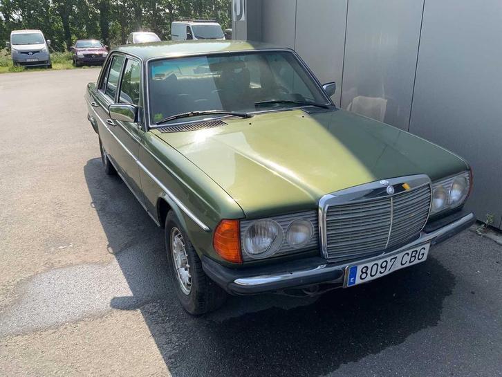 Mercedes - 250 6cyl - W123 - Oldtimer Real Barnfind 15.000km, Auto's, Mercedes-Benz, Bedrijf, Overige modellen, Overige brandstoffen