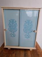 Armoire en bois pour vêtements Barbie, y compris cintres, Enlèvement ou Envoi, Utilisé, Accessoires