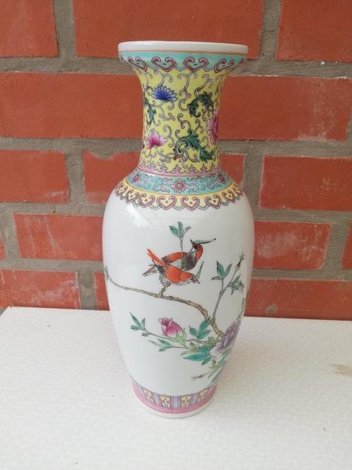 Chinese porseleinen vaas met Famille-Rose Stempel Jingdezhen, Antiek en Kunst, Antiek | Keramiek en Aardewerk, Verzenden