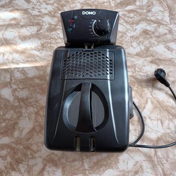 Friteuse domo, Electroménager, Friteuses, 3 à 4 litres, Enlèvement, Utilisé, Pan intérieur amovible