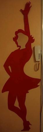 Rood metalen wanddecoratie met spiegel, Huis en Inrichting, Woonaccessoires | Spiegels, Ophalen