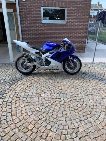 Yamaha r1 1999 beschikbaar voor biedingen