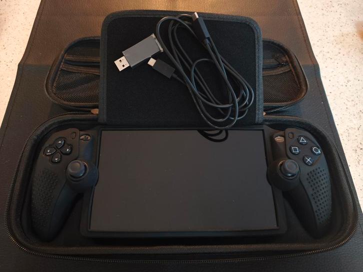 PlayStation portable + hoesje + beschermer, Games en Spelcomputers, Spelcomputers | Overige, Ophalen