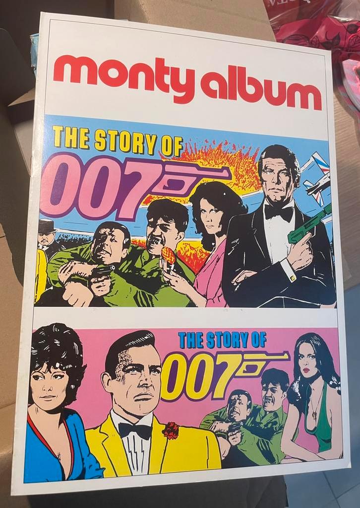 Compleet Monty Album “The Story of 007” (1985) + 200 kaarten, Verzamelen, Complete verzamelingen en Collecties, Ophalen of Verzenden