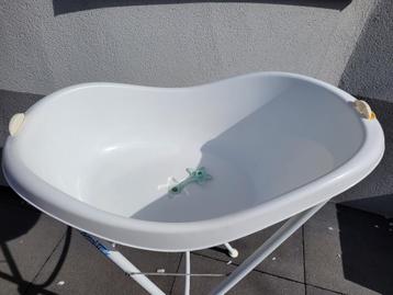Baignoire bébé sur pieds beschikbaar voor biedingen