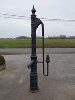 Très grande pompe sur pied ancienne en fonte, Enlèvement, Pompe à eaux claires