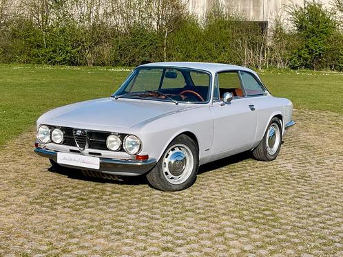 Alfa Rome GT 1750 ste serie (nieuw opgebouwd), Auto's, Alfa Romeo, Bedrijf, Te koop, GT, Benzine, Coupé, 3 deurs, Leder, Ophalen