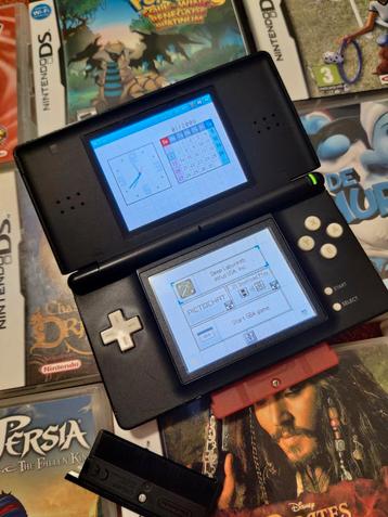 Zwarte Nintendo DS te koop met 10 games, o.a. pokemon!   beschikbaar voor biedingen