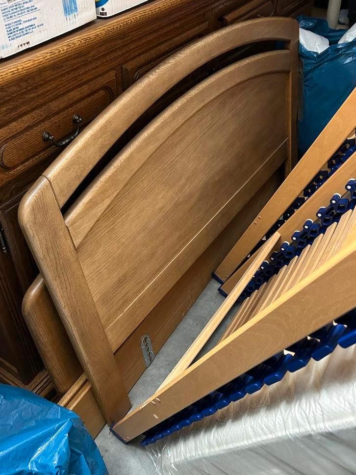 Eiken bed 140 x 200 met lattenbodem en matras, Huis en Inrichting, Slaapkamer | Bedden, Zo goed als nieuw, Tweepersoons, 140 cm
