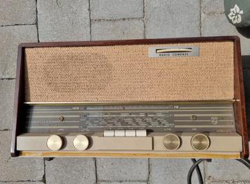 Vintage radio. Leuke vintage deco beschikbaar voor biedingen
