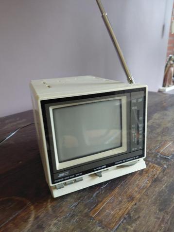 Vintage radio & TV wekker beschikbaar voor biedingen
